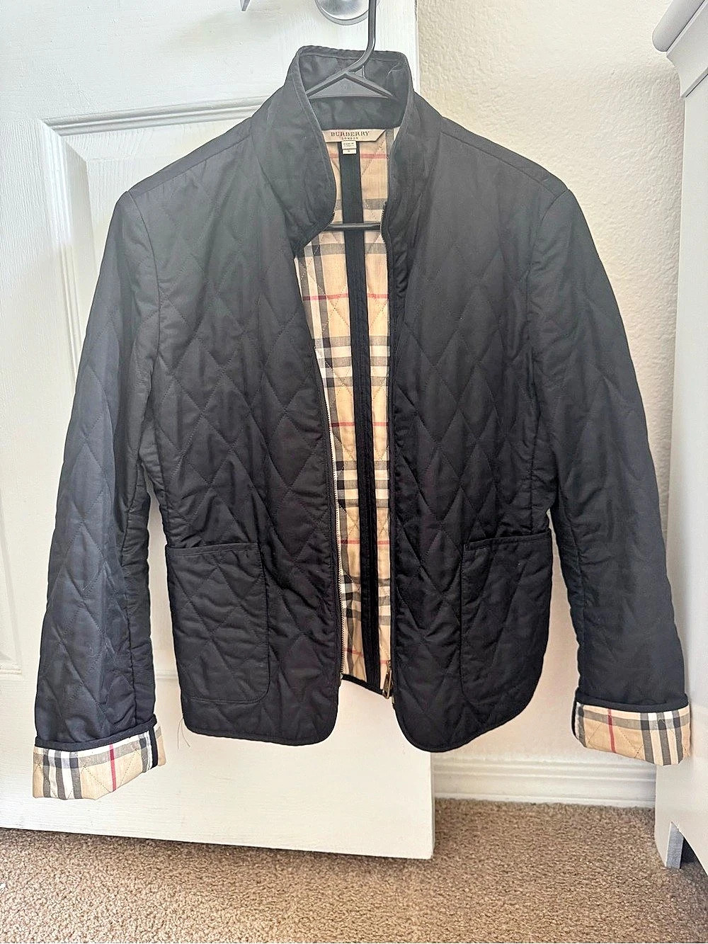 Burberry Quilted Plaid Cuff Jacket Black Size Small Like New